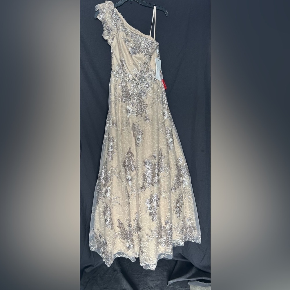 MAC DUGGAL 67960 NWT Embellished One Shoulder A Line Gown - Picture 4 of 12